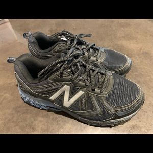 NEW BALANCE Men’s MT 410 LB5 Trail Running Shoe Size 10 (wide) 4E Blue black
